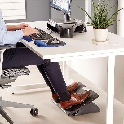 Fellowes Adjustable Locking Footrest W/Microban 17 1/2 X 13 1/8 X 5 5/8 Black/Silver 8035001 6 Fellowes Adjustable Locking Footrest W/Microban 17 1/2 X 13 1/8 X 5 5/8 Black/Silver 8035001 - Image 4